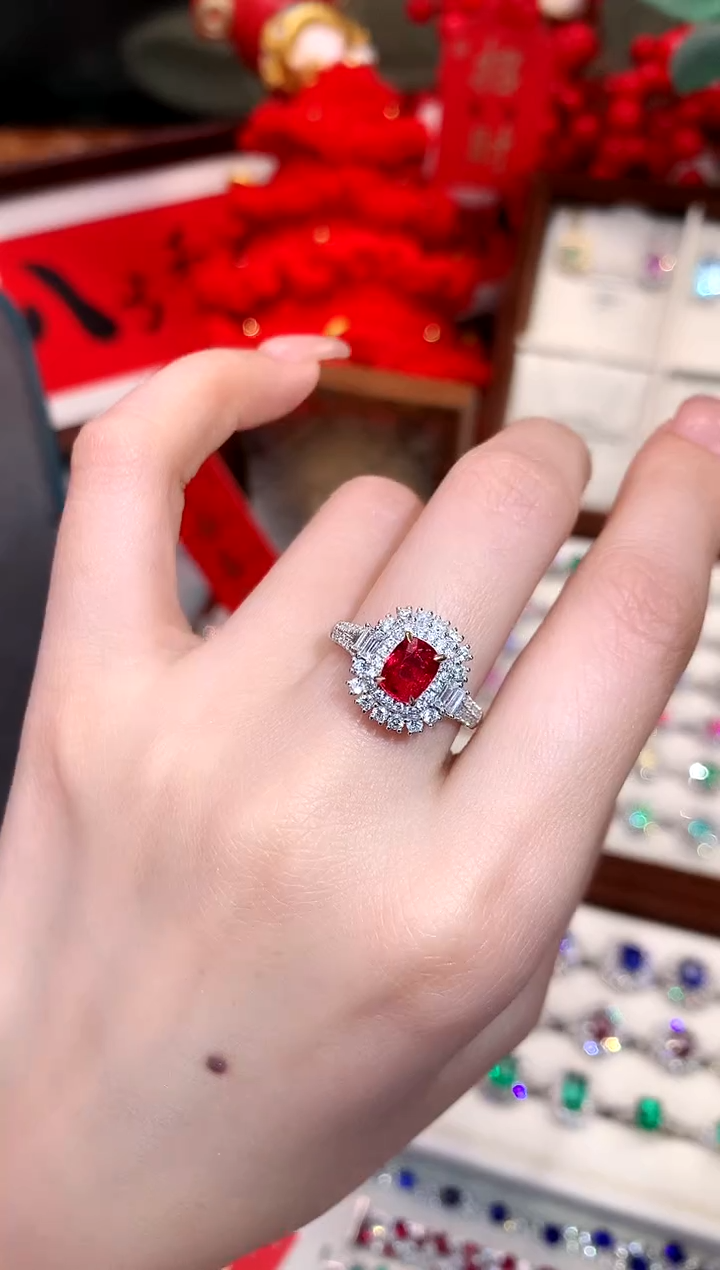 【闪购商品】尖晶石戒指18K金镶嵌1.09ct/天然宝石/七天无理由