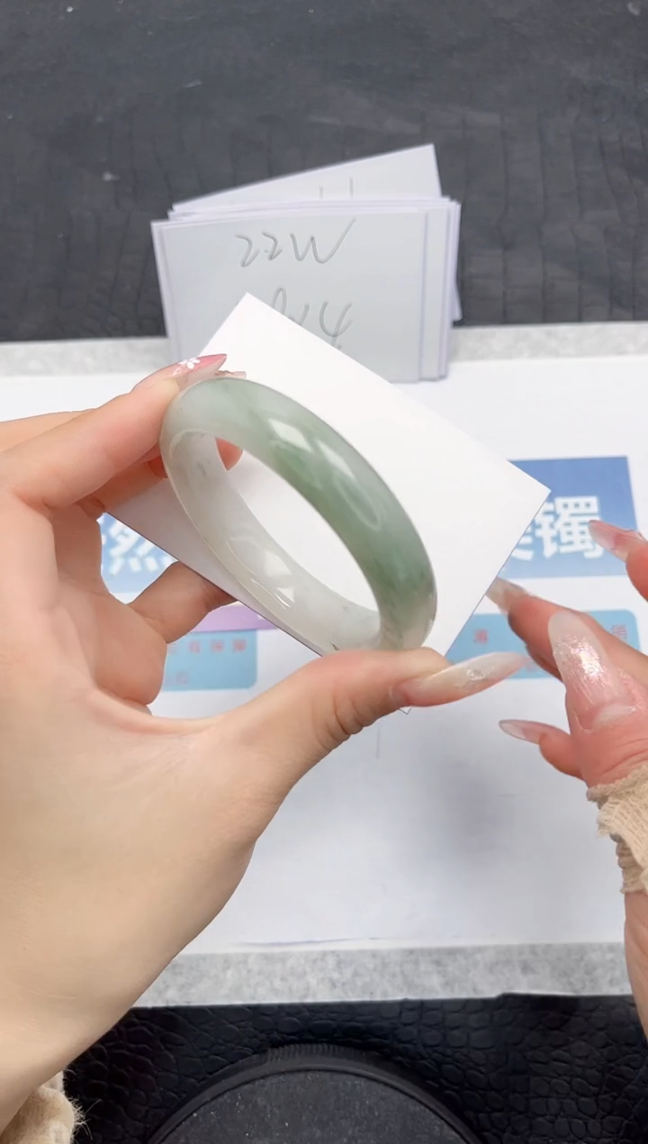 【闪购商品】石英质玉手镯未镶嵌L294-52.+