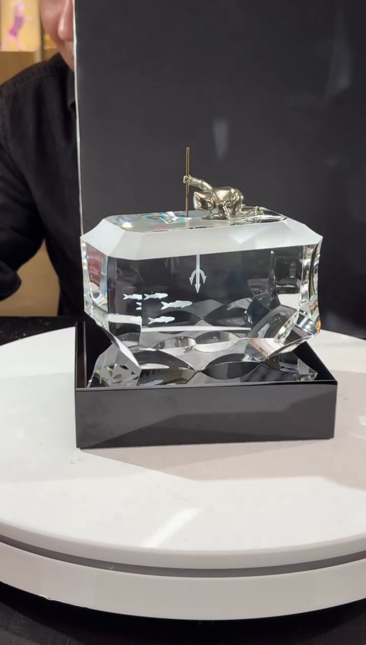 摆件极地生活-叉鱼艺术摆件+160*140黑色底座