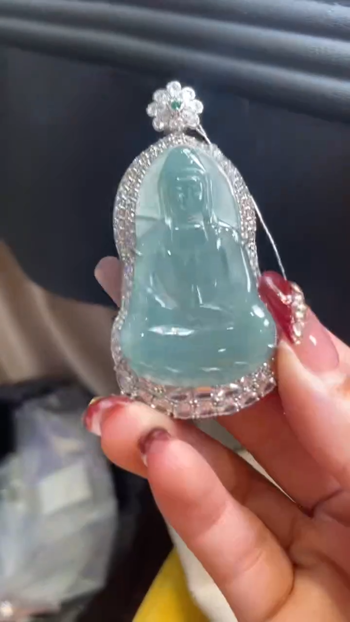 【闪购商品】翡翠颈饰未镶嵌      *A98 (只发一件)