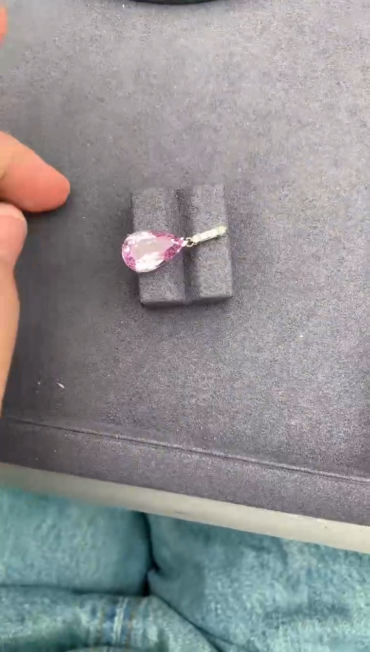 【闪购商品】锂辉石颈饰18K金镶嵌6.7ct紫锂辉吊坠