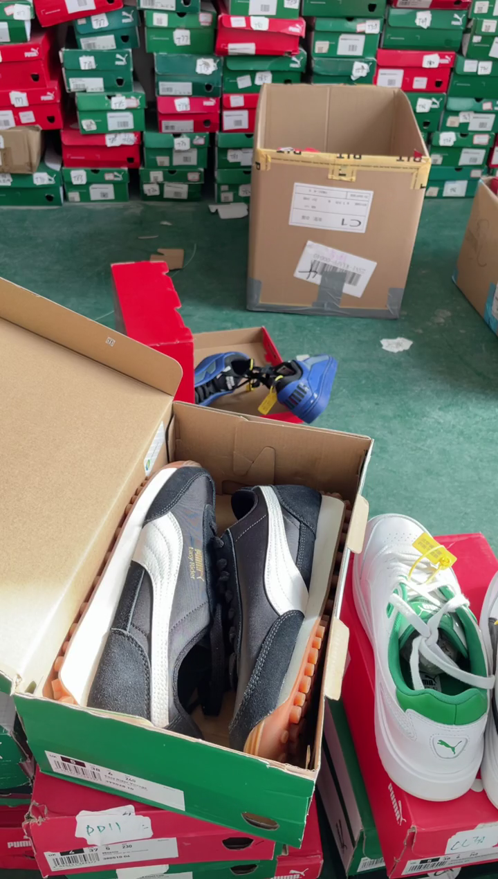 彪马时尚休闲运动鞋38M  EE16