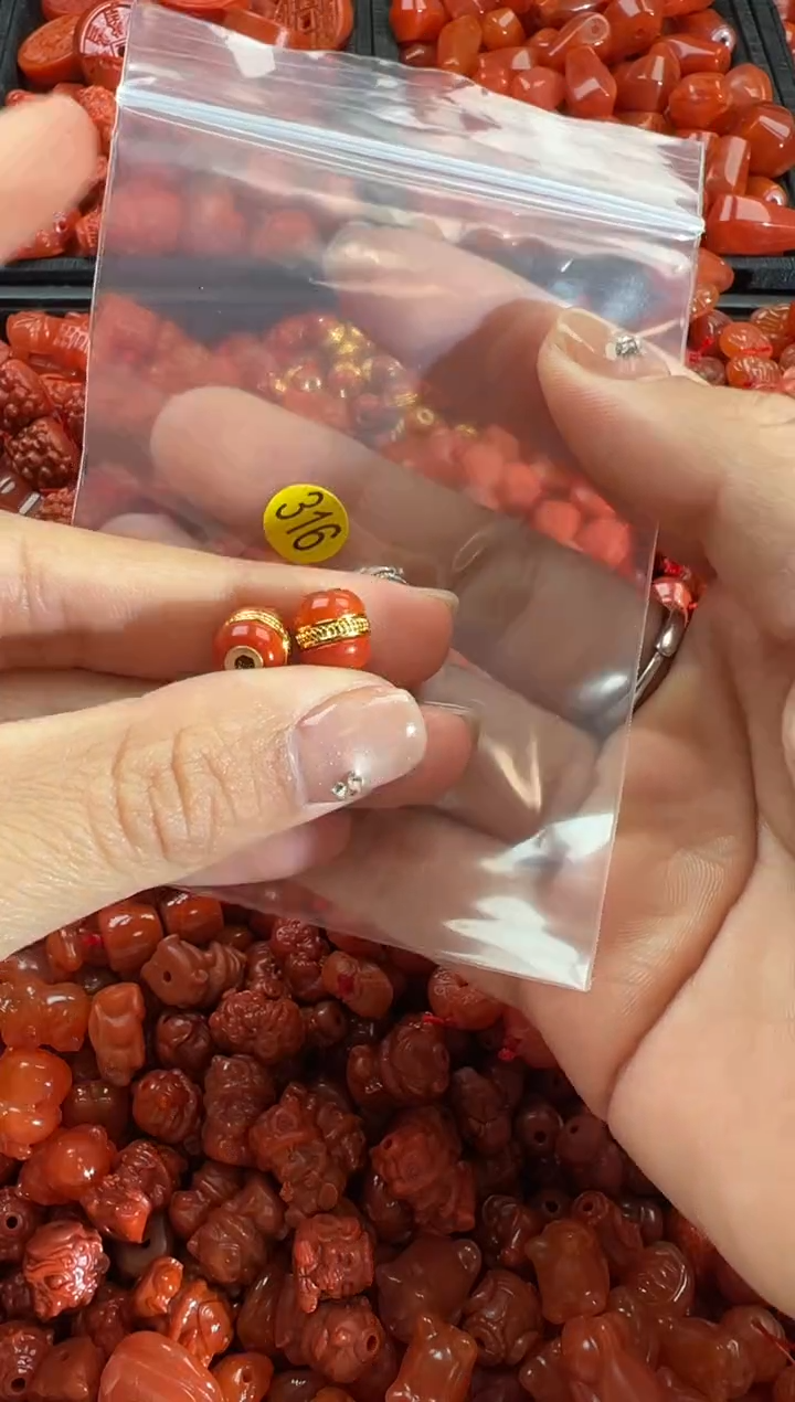 【闪购商品】南红玛瑙颈饰未镶嵌2