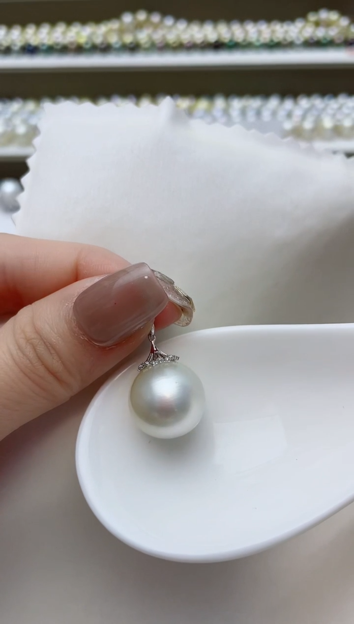 【闪购商品】海水珍珠颈饰18K金镶嵌A86