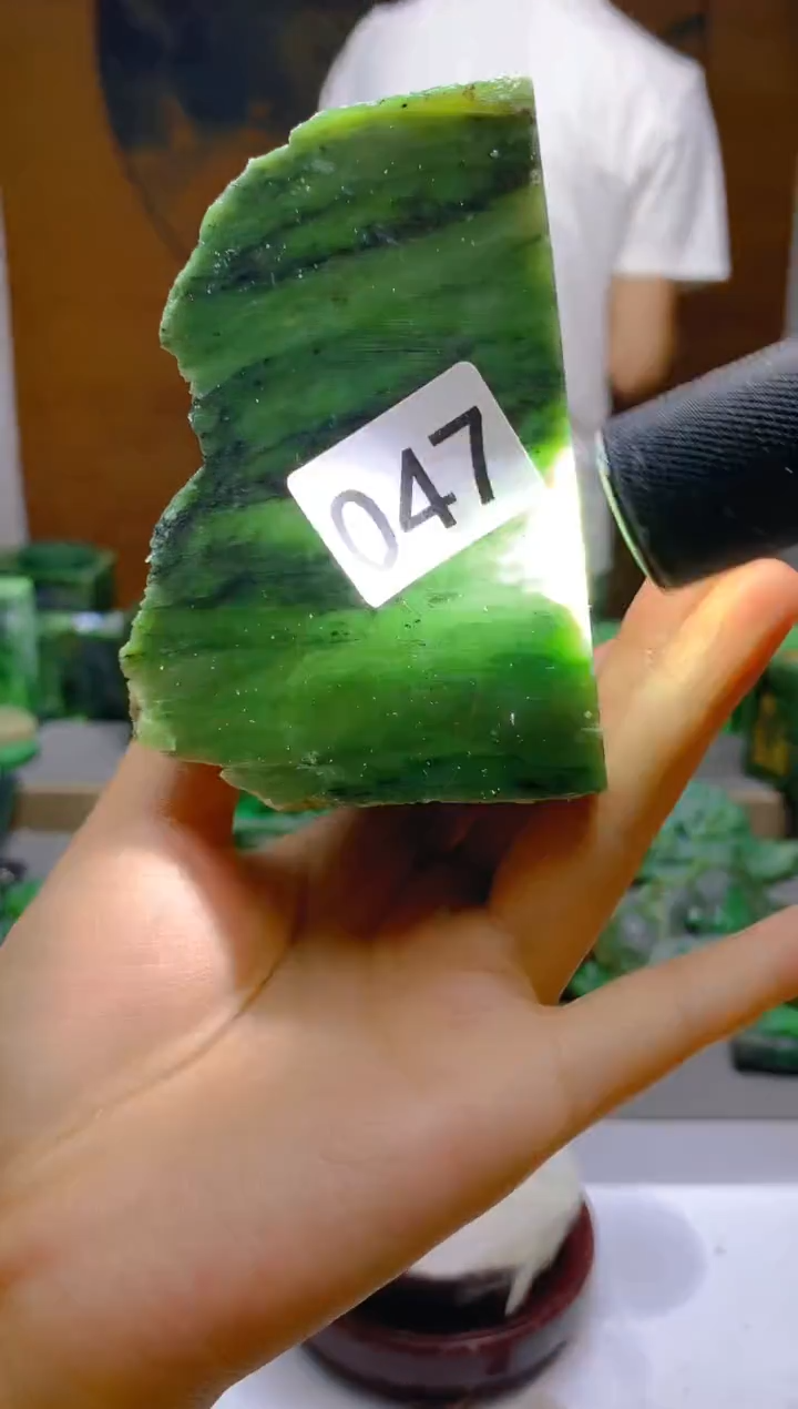 和田玉（碧玉）未镶嵌珠宝半成品47