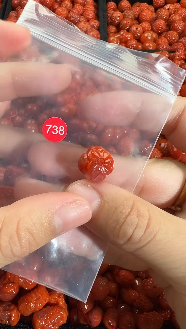颈饰未镶嵌南红玛瑙1