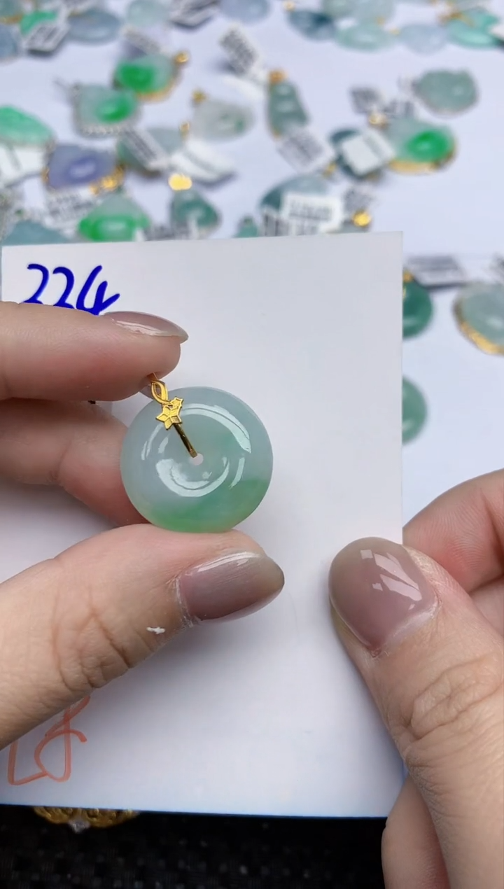 【闪购商品】翡翠挂件18K金镶嵌天然翡翠A货