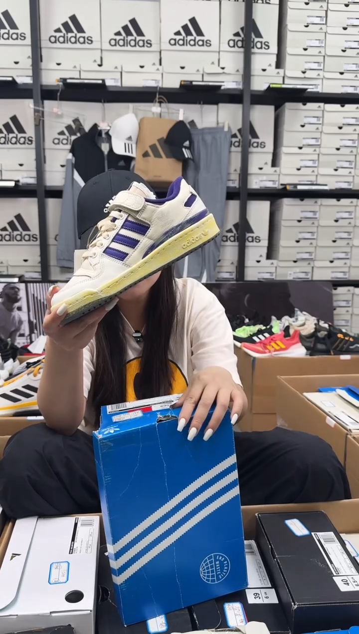 【闪购商品】36.5/44/44.5 阿迪达斯板鞋 