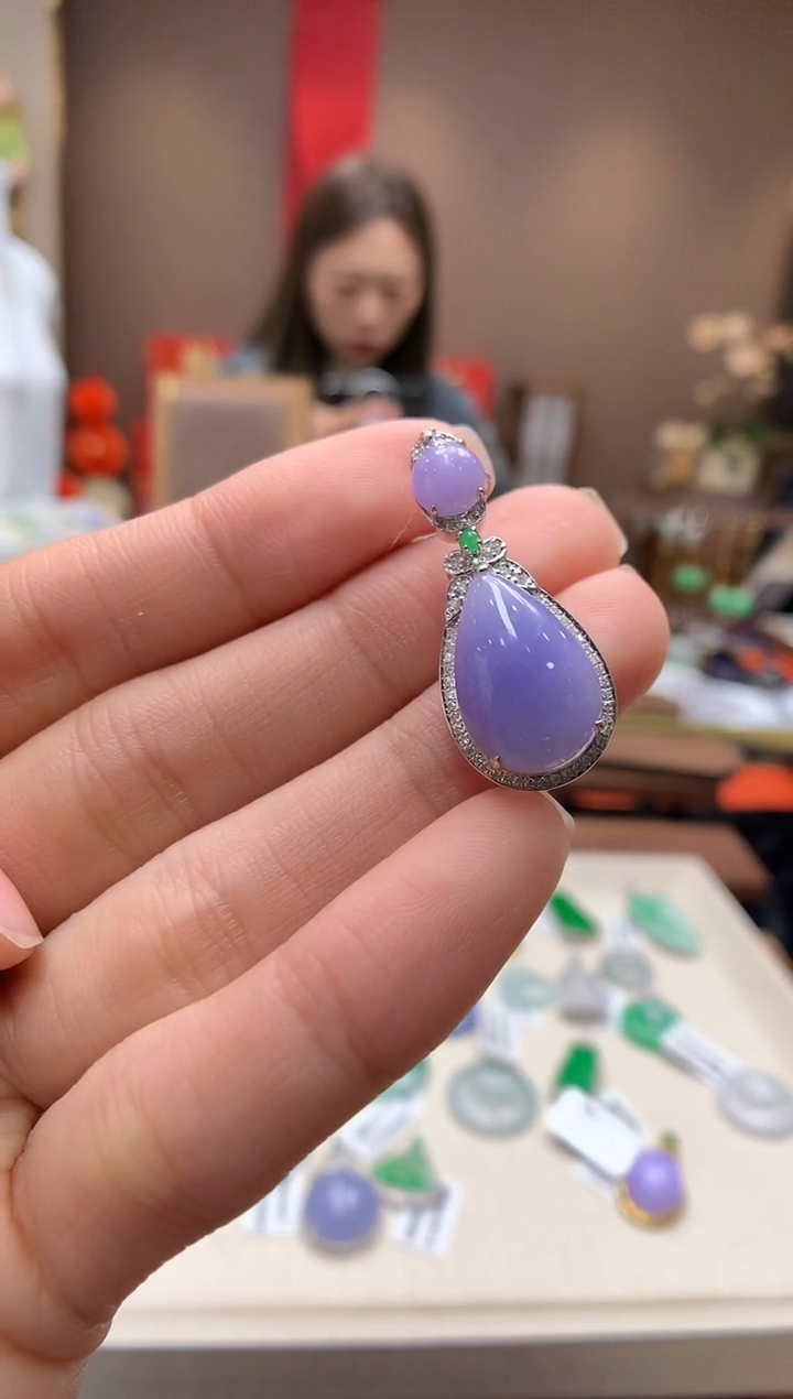 【闪购商品】翡翠颈饰18K金镶嵌水滴