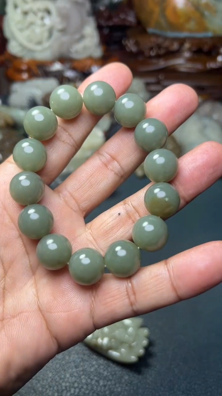 未镶嵌和田玉把件-