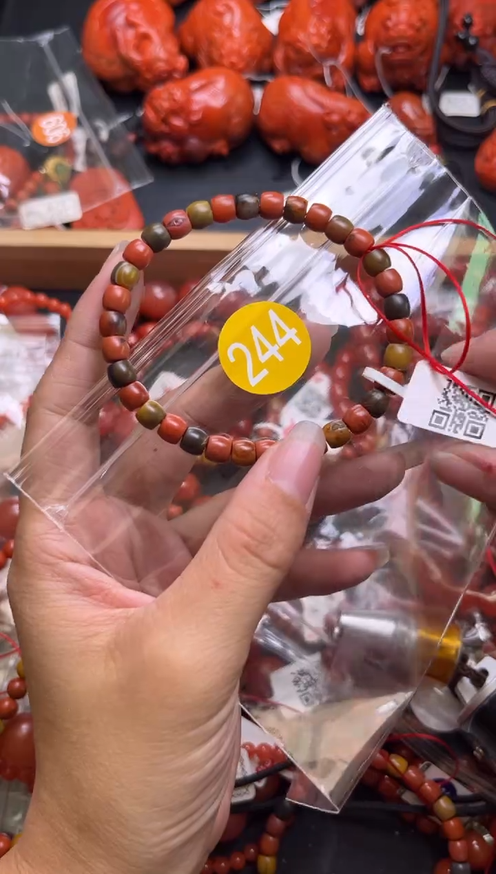 【闪购商品】南红玛瑙珠宝奇石未镶嵌244-6+