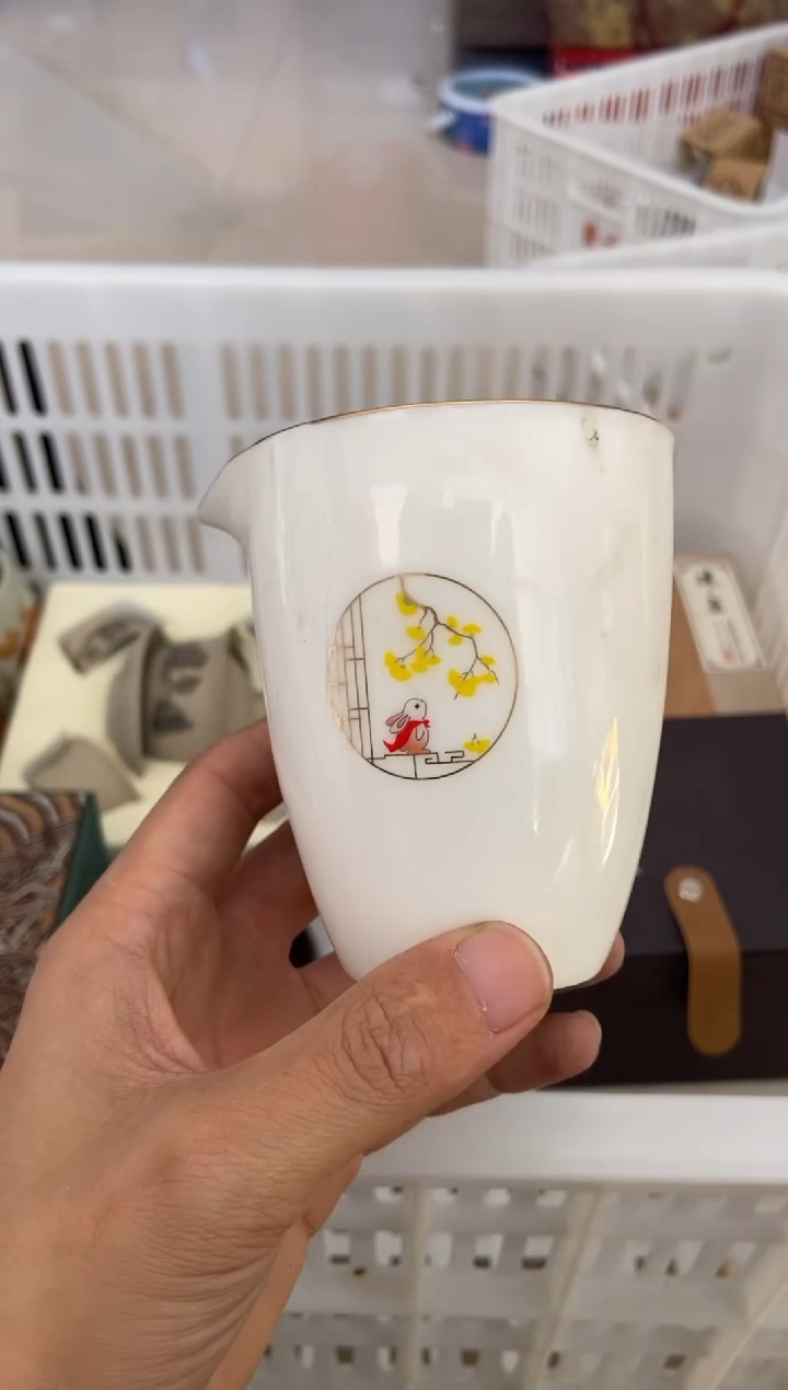 杯无运费险有瑕疵的摄影的产品有使用过的痕迹有点脏介意勿拍