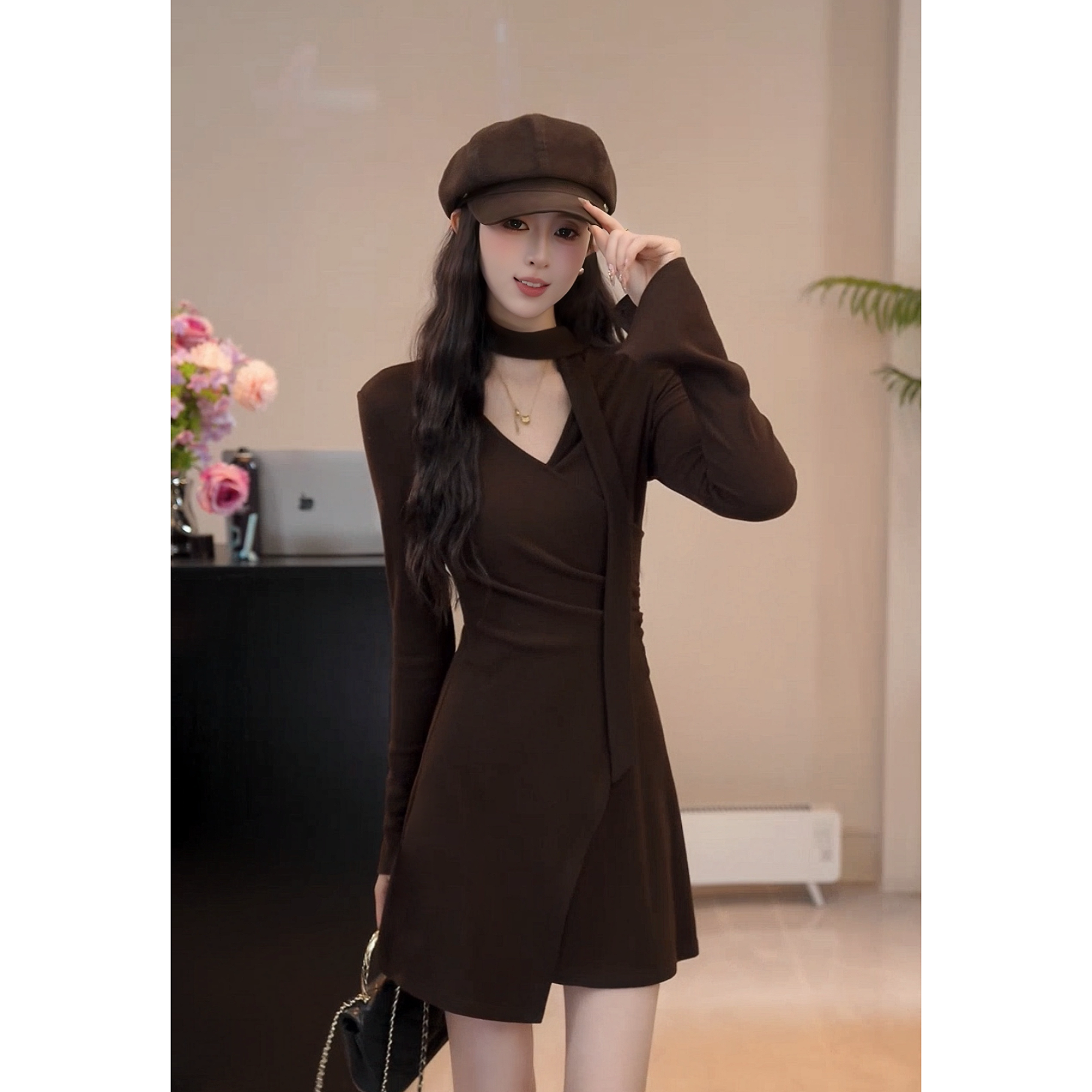 YUANLIANSU/圆脸酥【梧桐花市】气质小众不规则交叉V领连衣裙女秋季