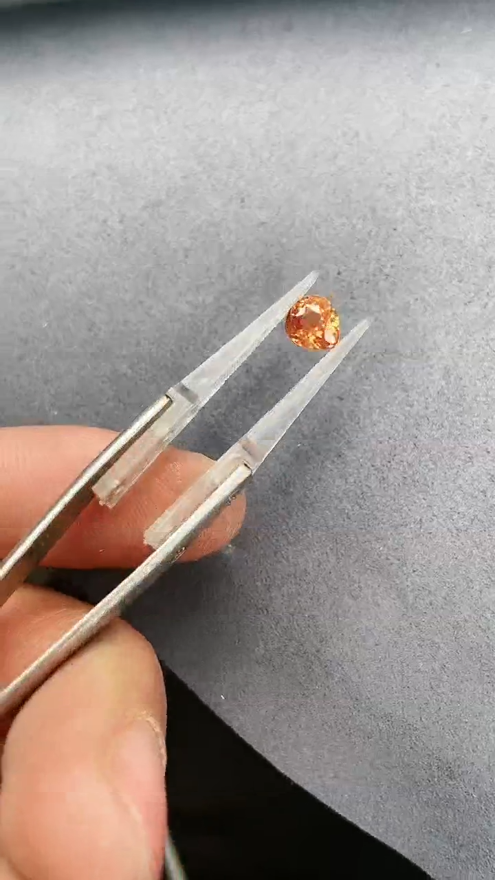 【闪购商品】石榴石（芬达石）裸石未镶嵌2.12