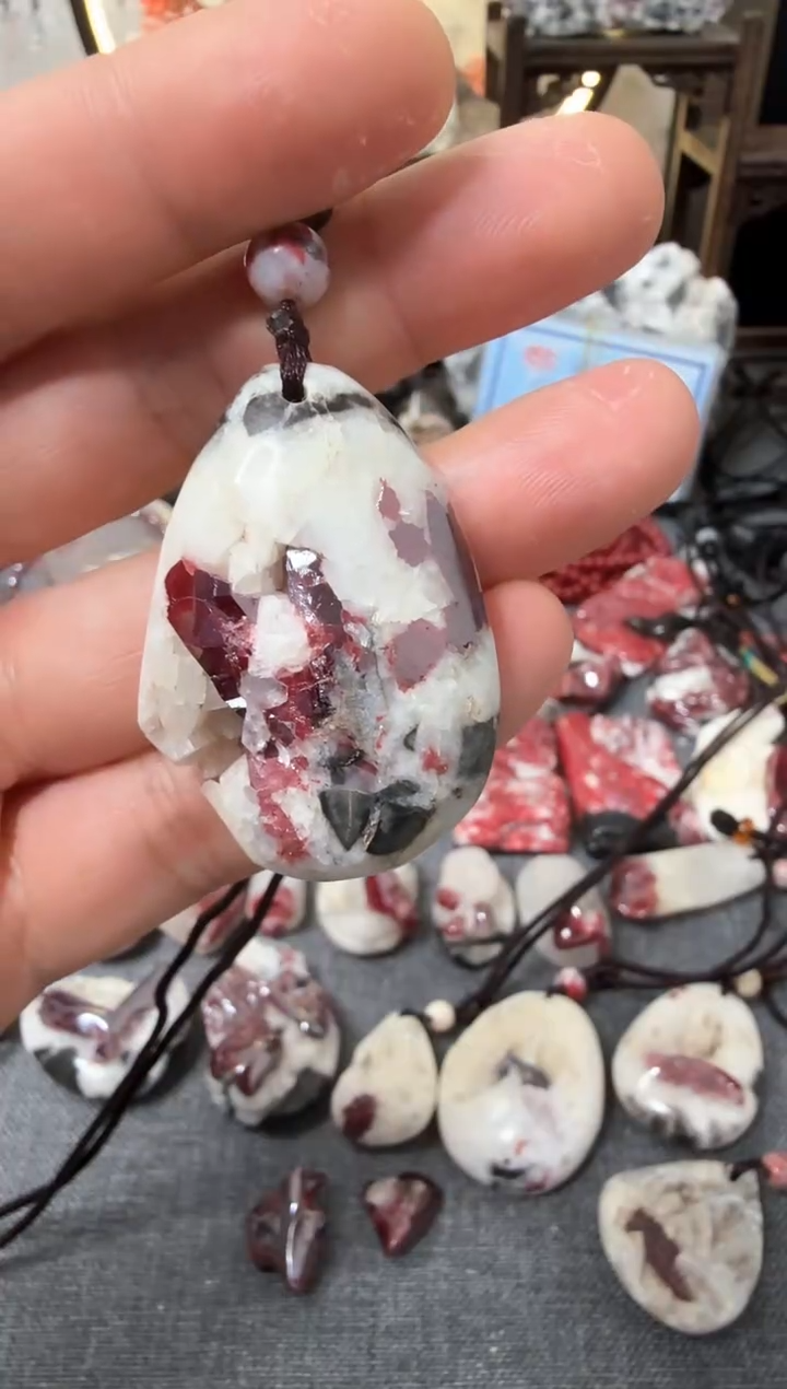 【闪购商品】天然辰砂大晶砂随行吊坠1