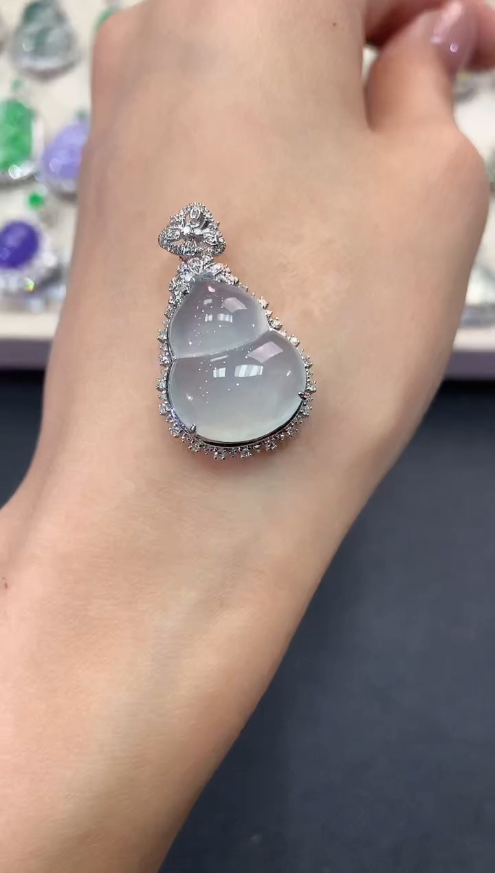 【闪购商品】翡翠吊坠(不含链)18K金镶嵌a97           