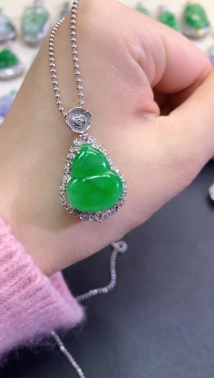 【闪购商品】翡翠颈饰18K金镶嵌c56   