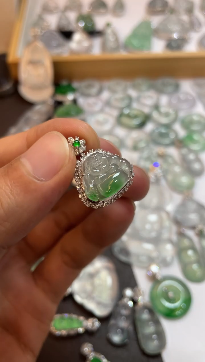 【闪购商品】翡翠吊坠(不含链)18K金镶嵌佛公