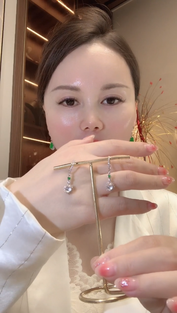 【闪购商品】翡翠耳饰18K金镶嵌C2 多样性发货一件