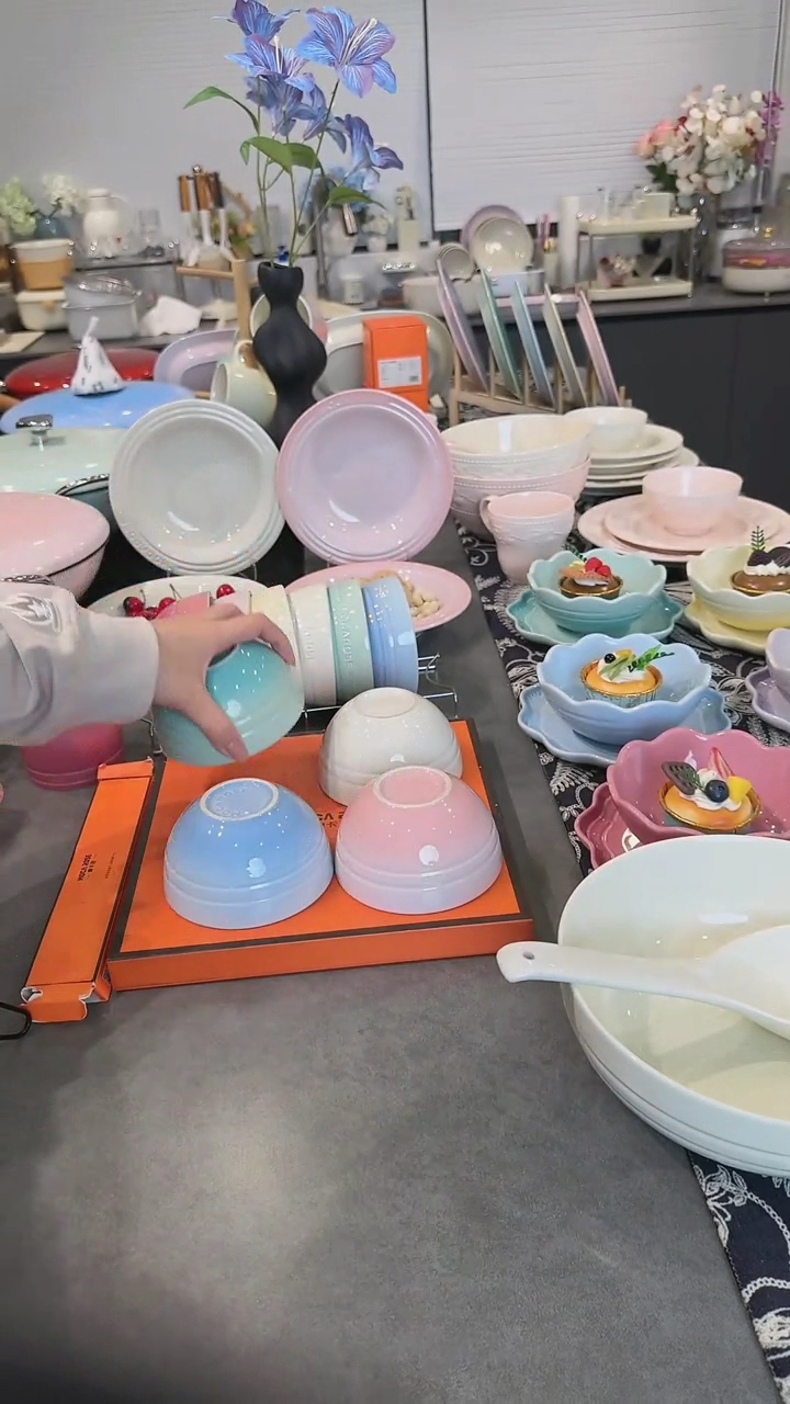 【闪购商品】瓷四色米饭碗