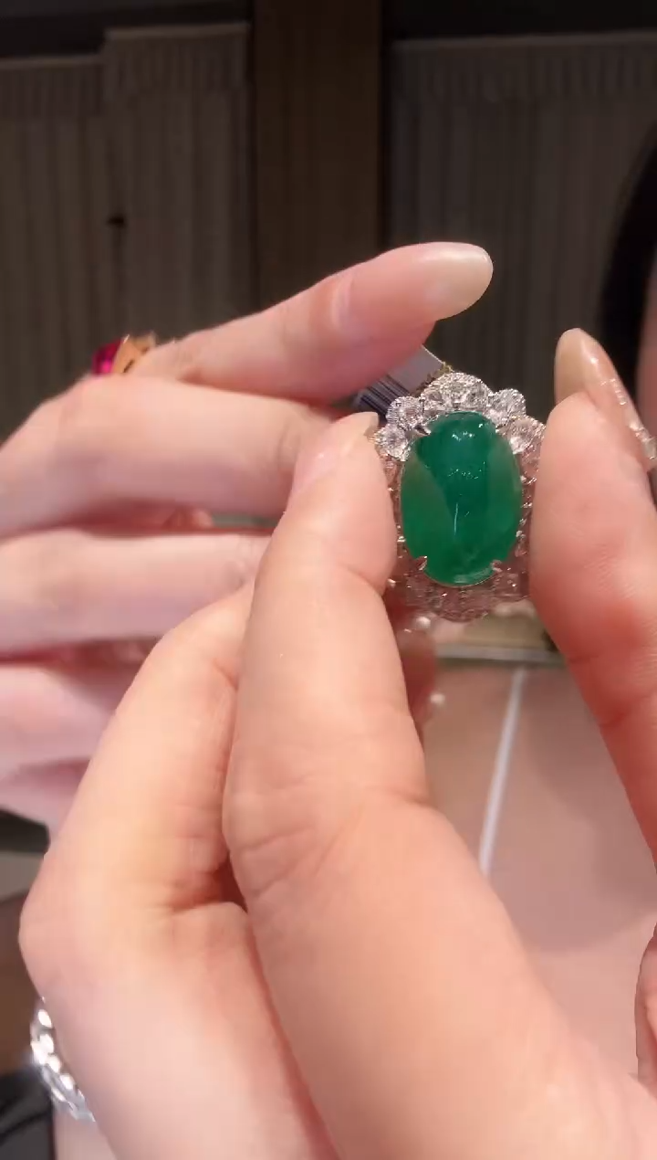 18K金镶嵌吊坠（不含链）祖母绿HS0142-W 