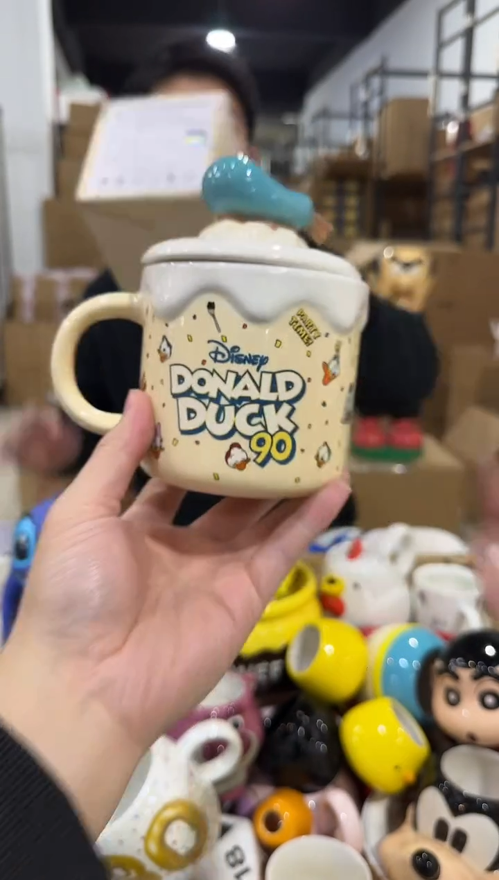 瓷片原盒唐老鸭90周年水杯