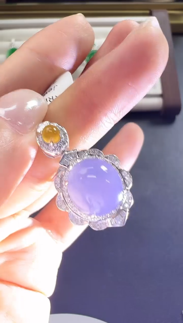 颈饰18K金镶嵌翡翠KRR1212-053