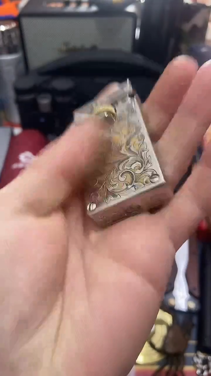 瓷片闪购商品  如图所示