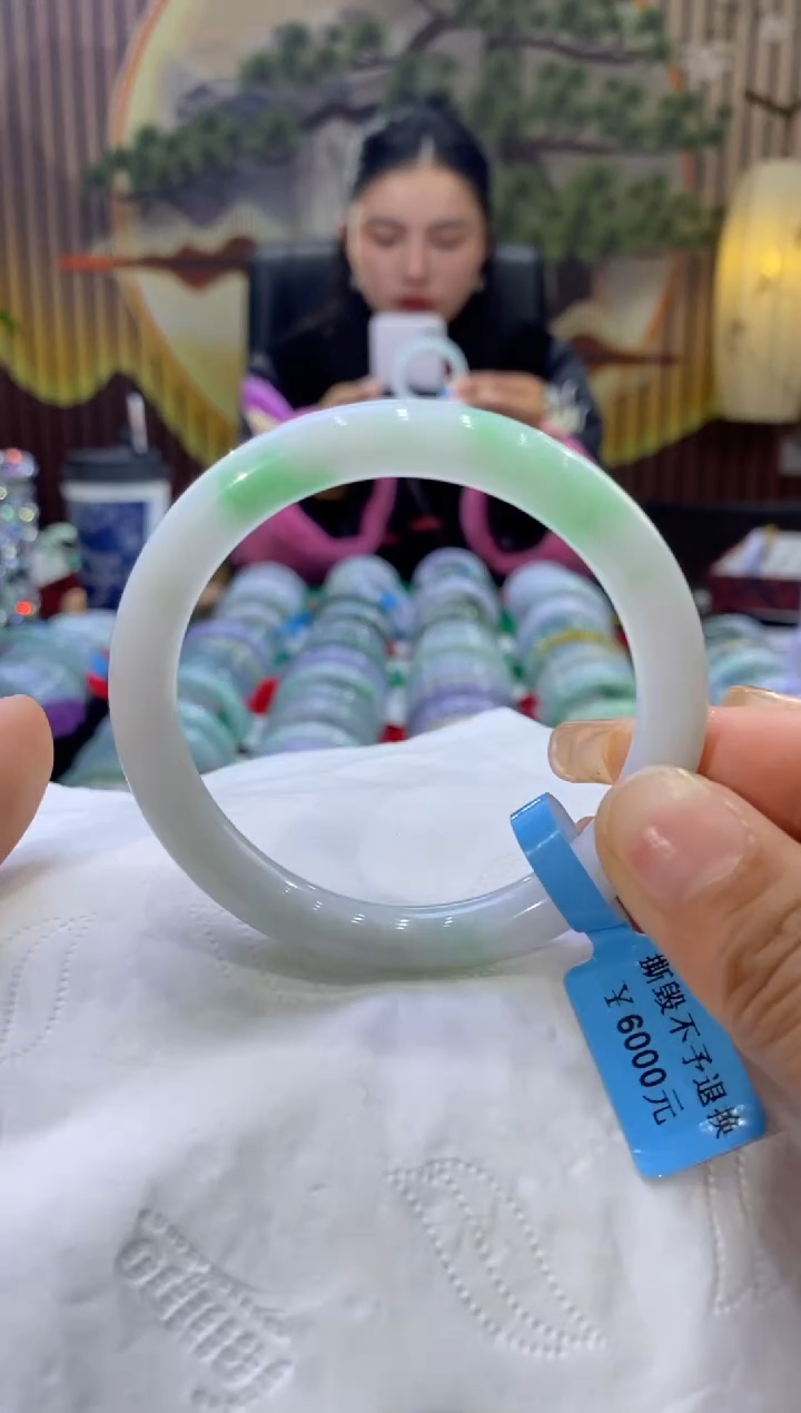 【闪购商品】翡翠手镯未镶嵌多人009590
