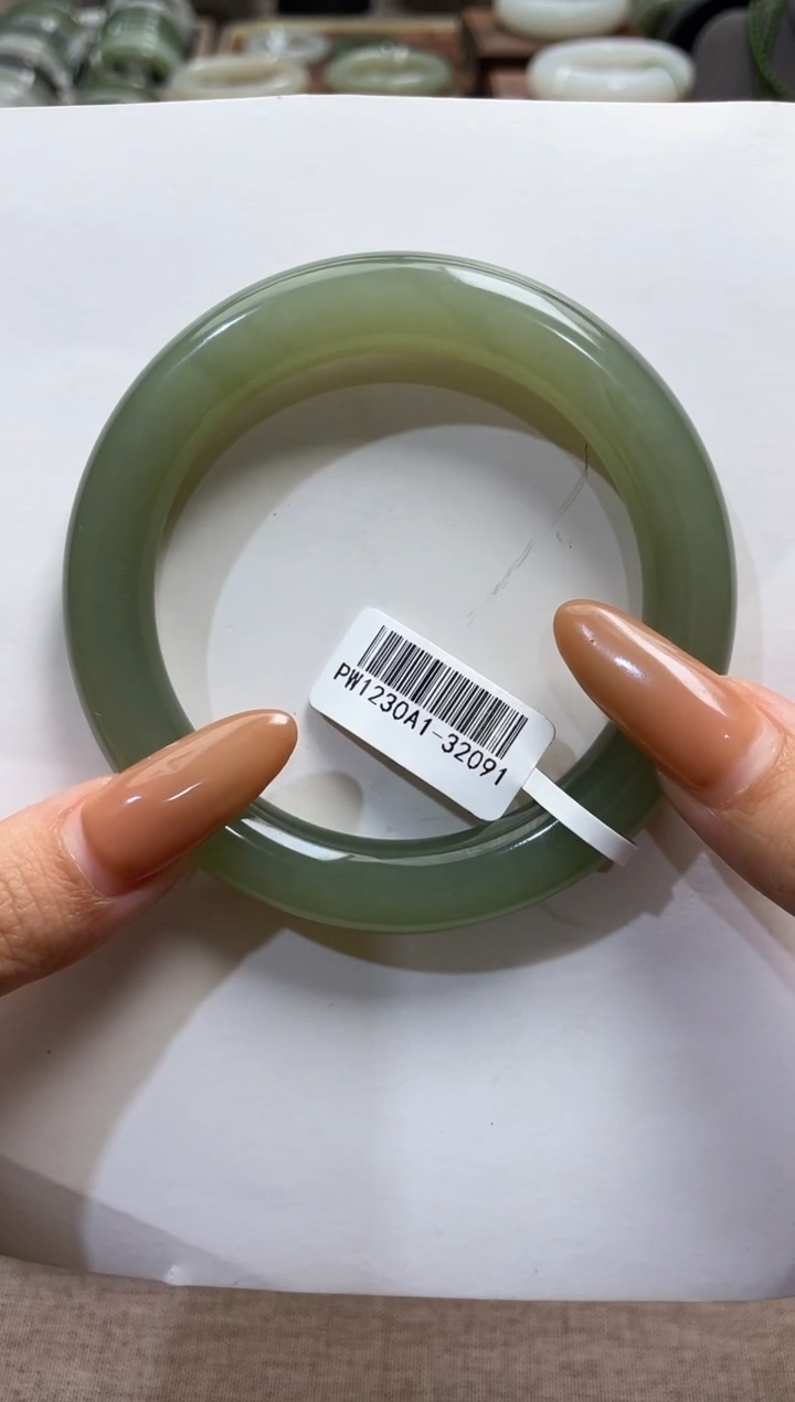 【闪购商品】和田玉手镯未镶嵌61