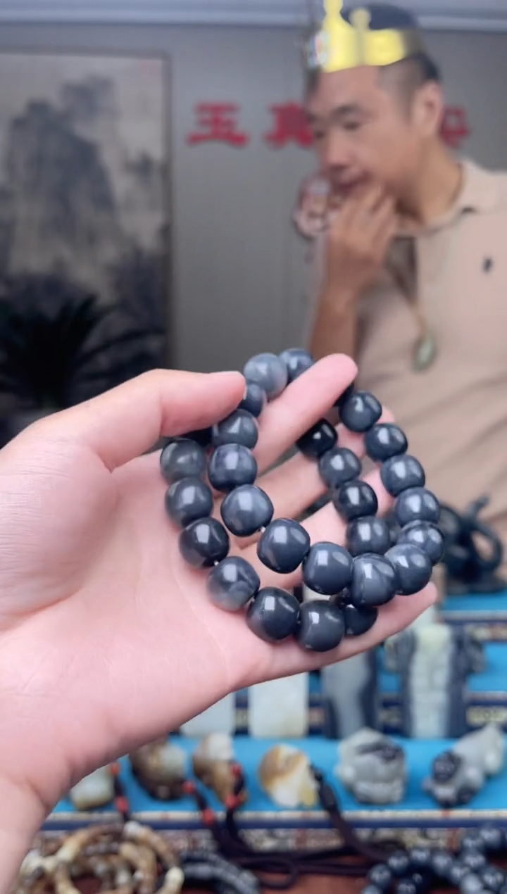 和田玉未镶嵌挂件多样性发 拍一发一