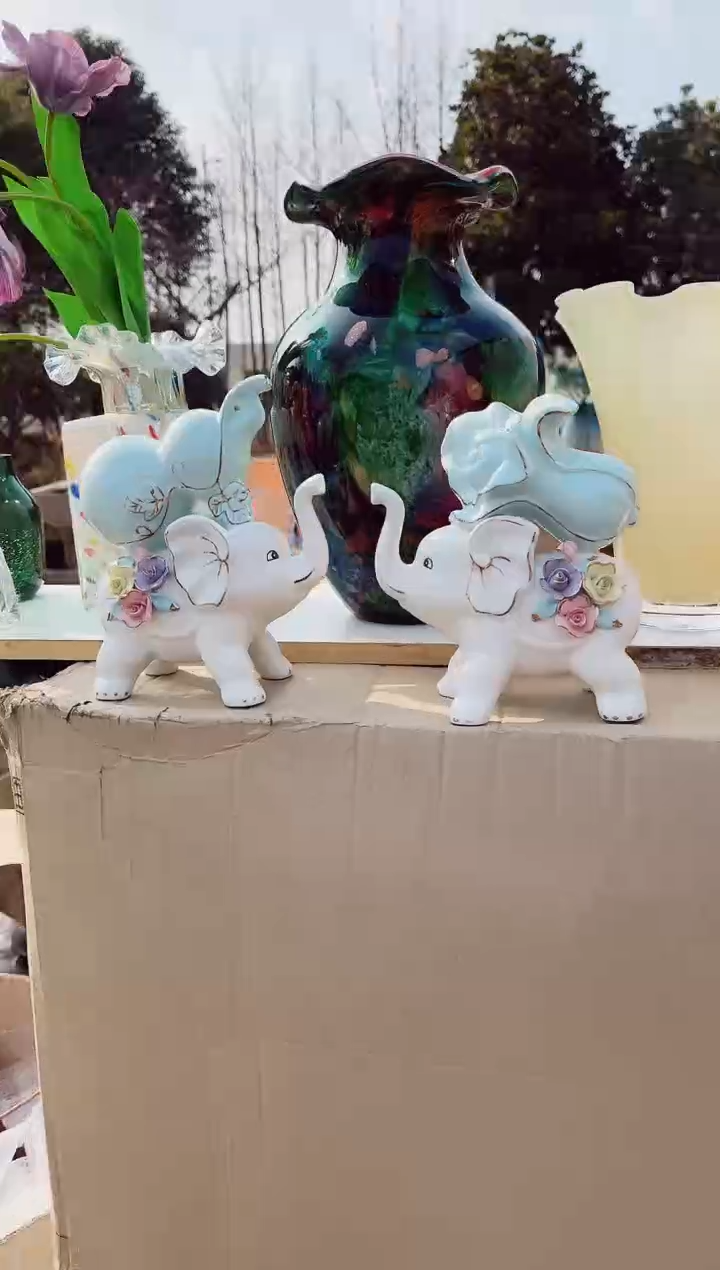 【闪购商品】玻璃安琪微瑕花瓶--0QDSR