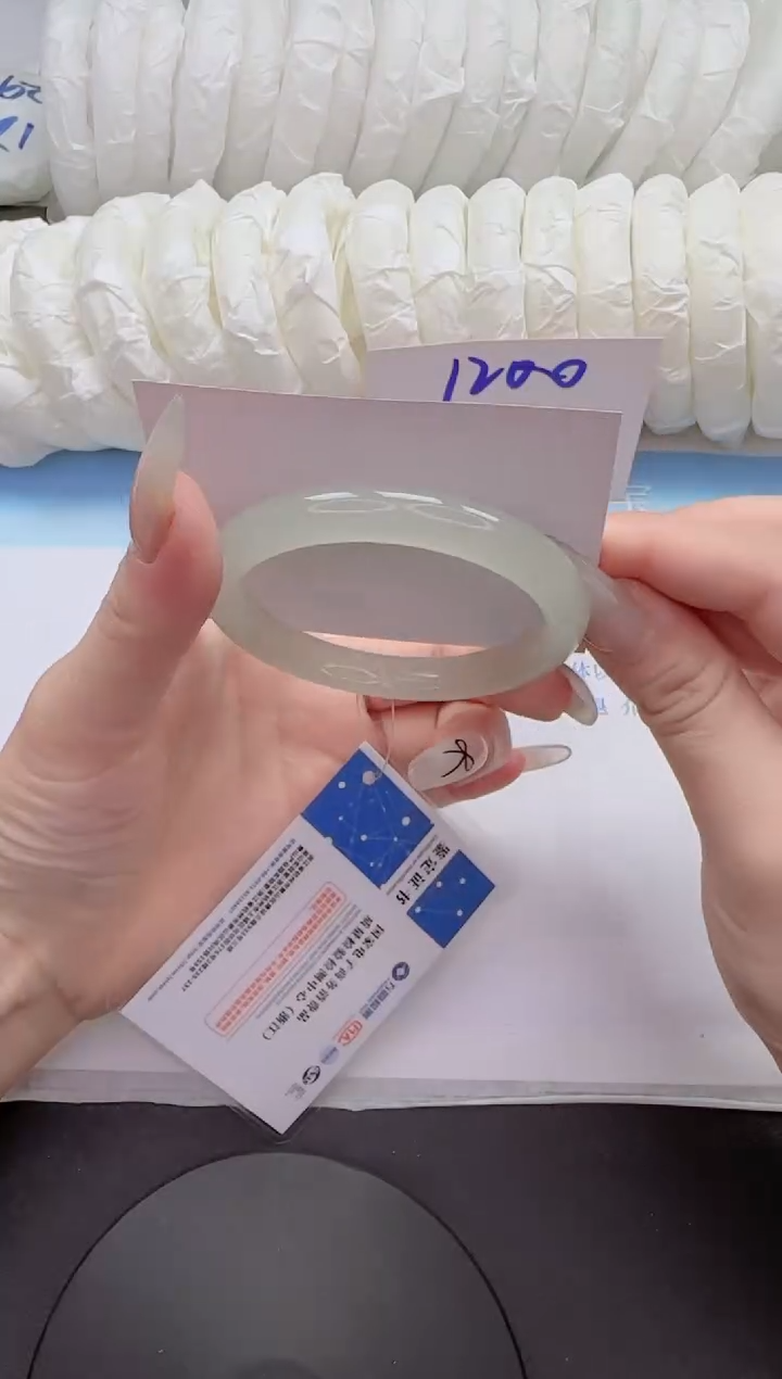 石英质玉手镯未镶嵌30-55