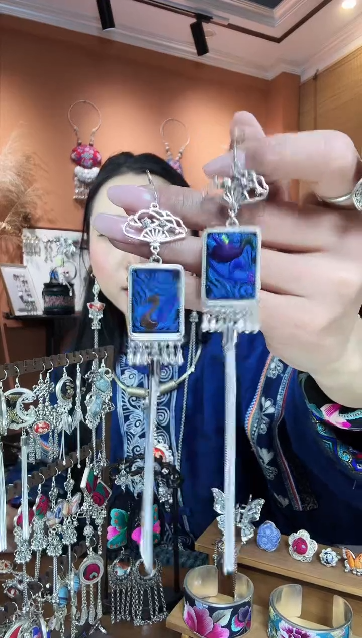 【闪购商品】刺绣纯手工民族风耳环