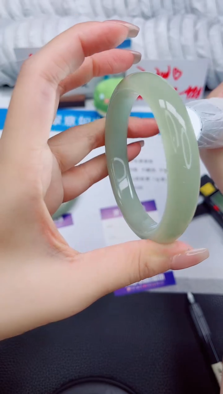 石英质玉手镯未镶嵌173-61