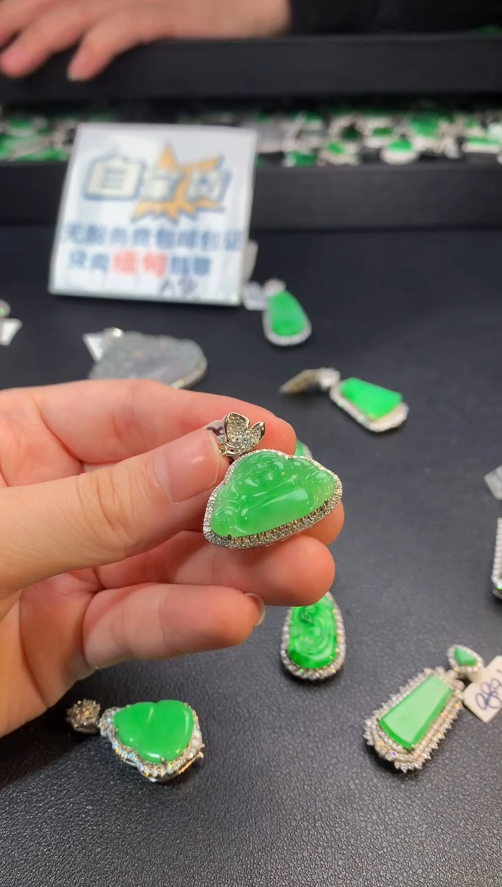 【闪购商品】翡翠颈饰银S925镶嵌翡翠