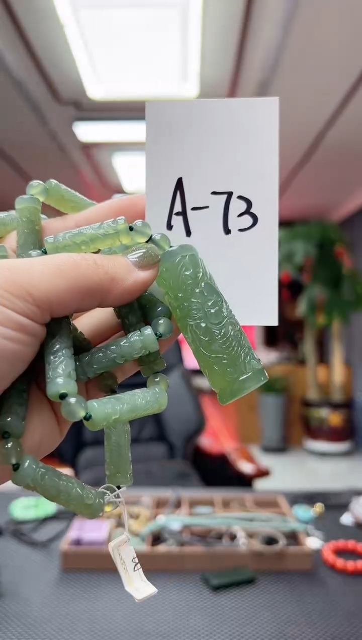 【闪购商品】蛇纹石玉挂件未镶嵌龙柱