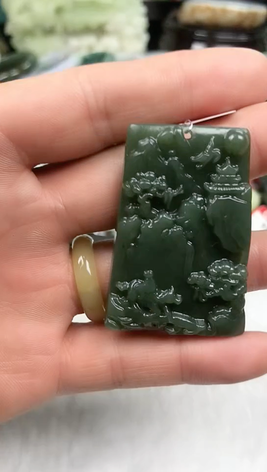 【闪购商品】和田玉吊坠(赠链)未镶嵌山水牌