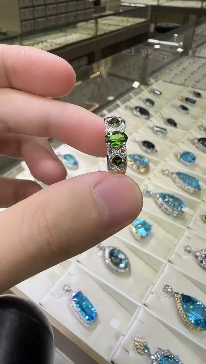 银S925镶嵌透辉石精致5mm