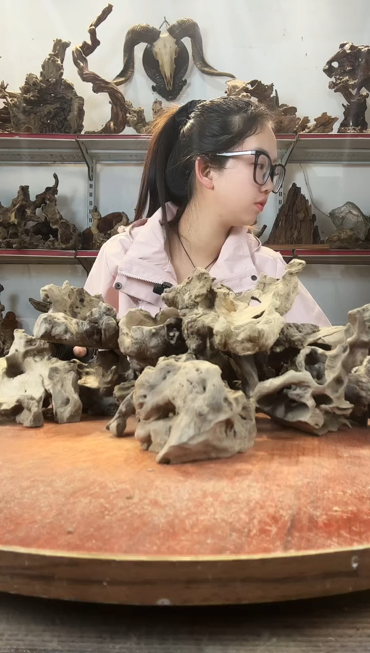 木滴***绘黄荆随型风化镂空底座摆件无漆无蜡