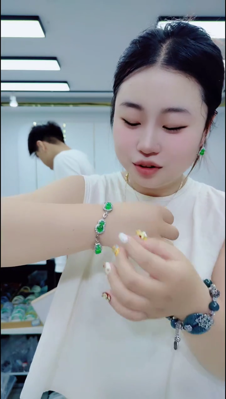 翡翠未镶嵌颈饰1909葫芦手串