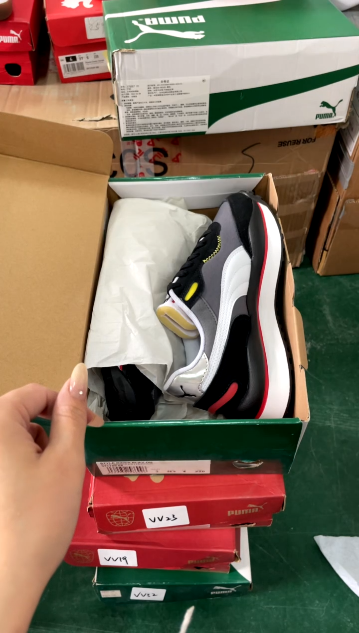 彪马时尚休闲运动鞋35.5M  AA97