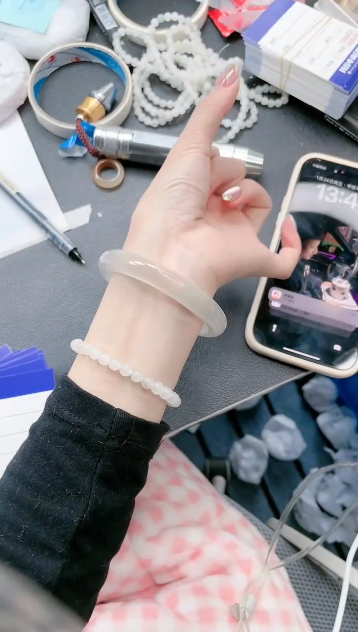 【闪购商品】石英质玉手镯未镶嵌 24J20-60