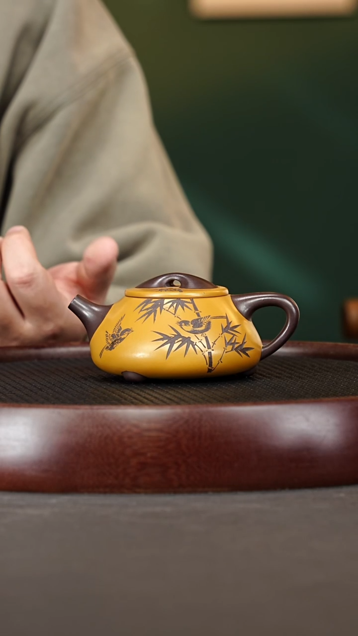茶壶紫砂72张彩萍  石瓢黑墩头220cc