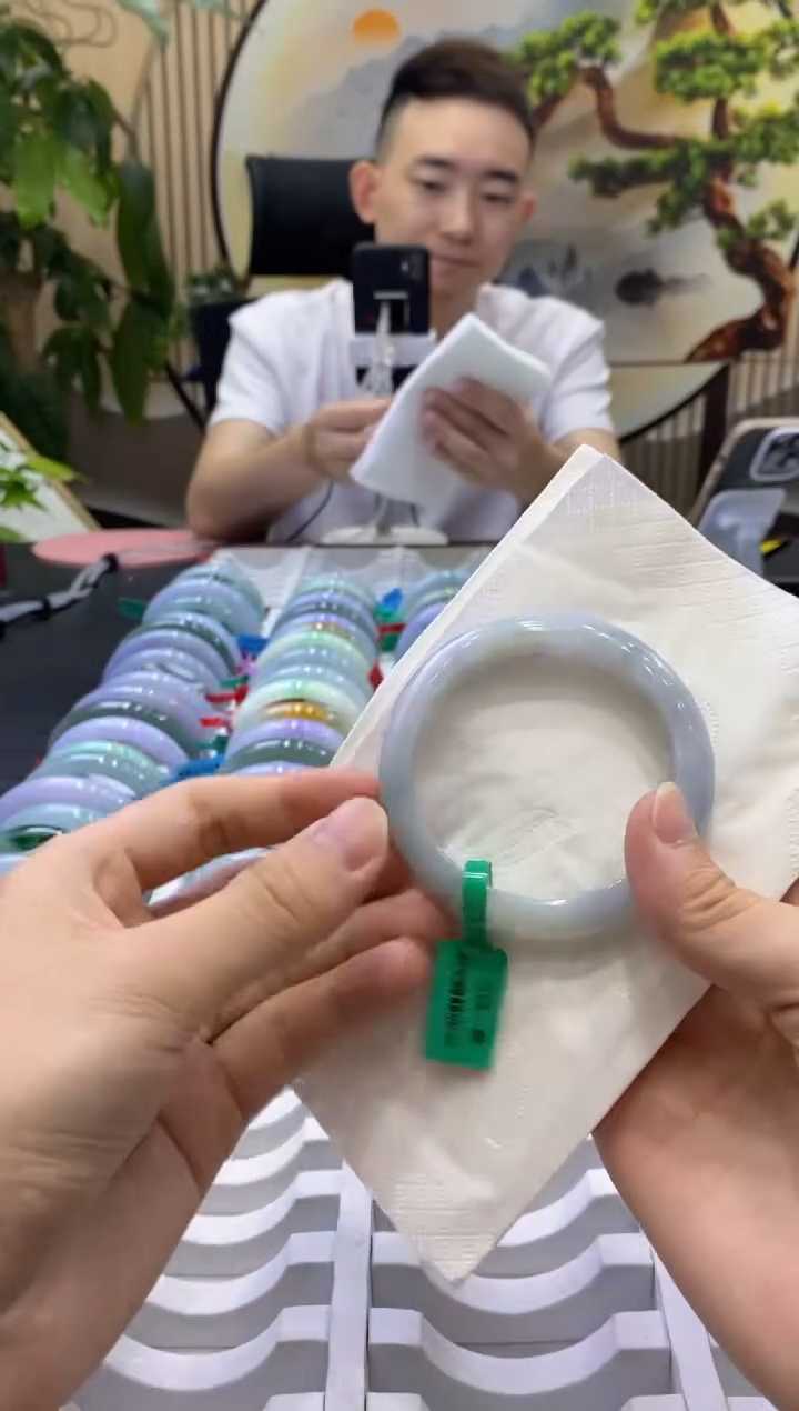 翡翠手镯未镶嵌1088