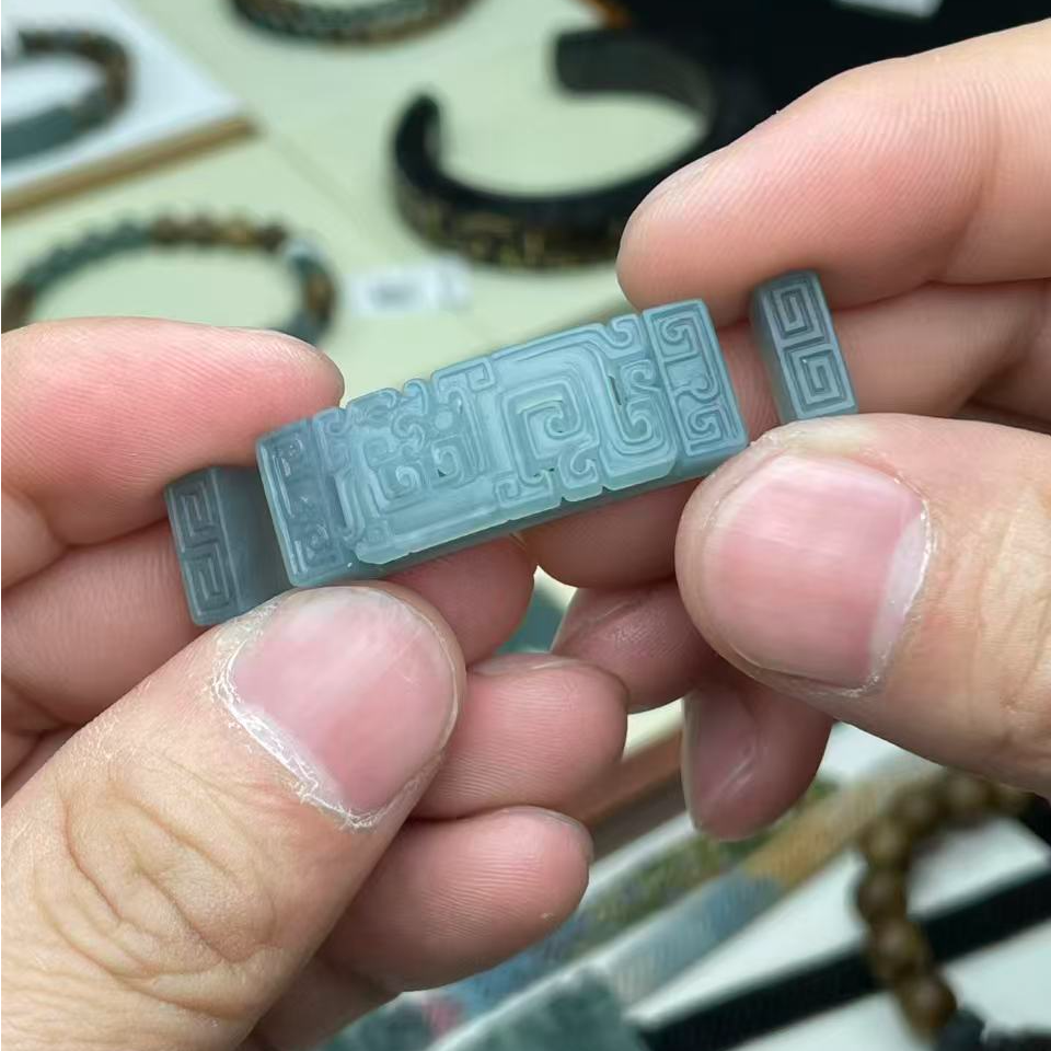 天然翡翠手牌-定制