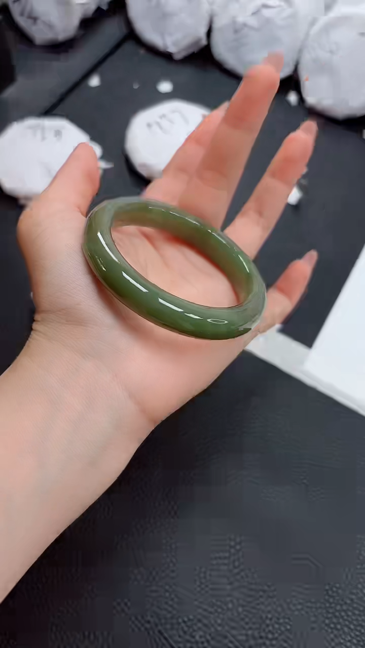 【闪购商品】和田玉手镯未镶嵌409