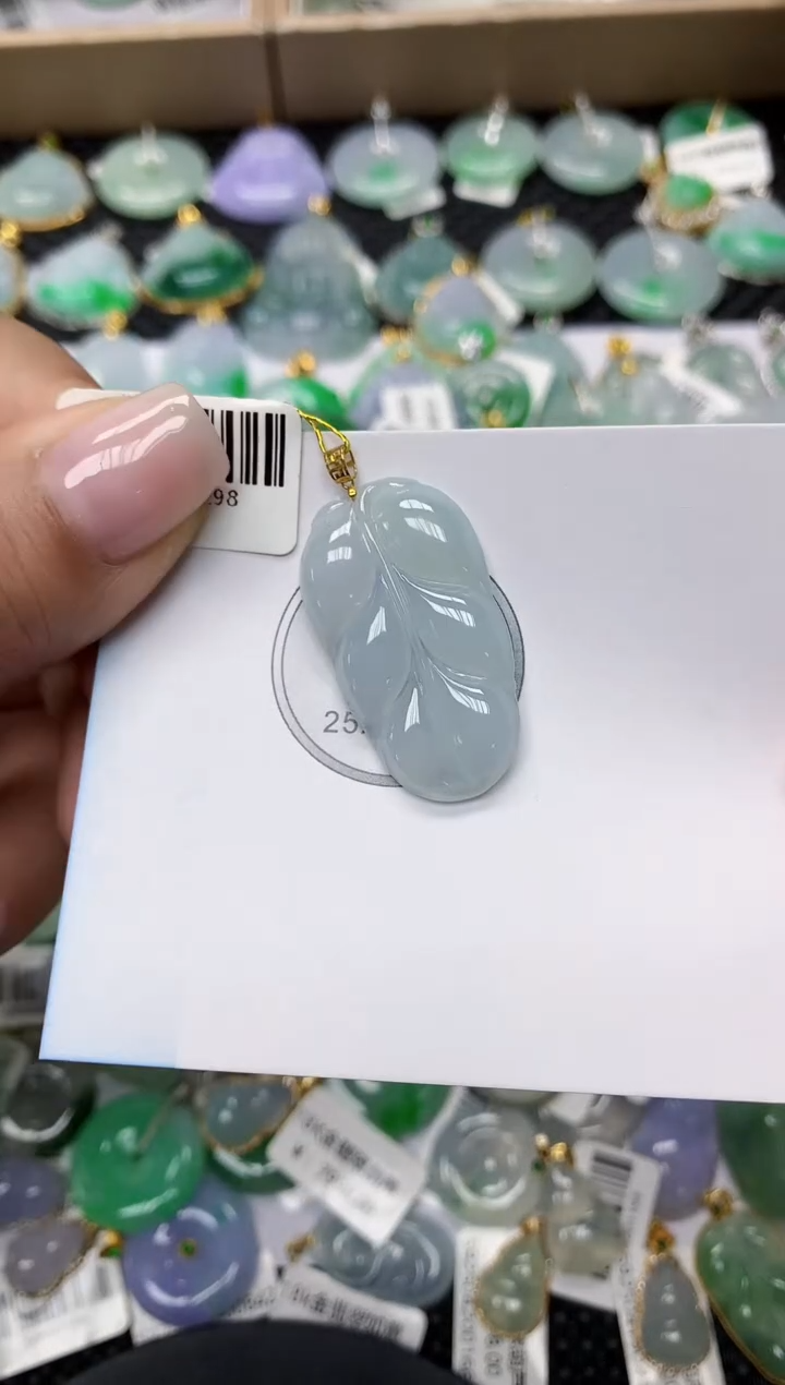 颈饰18K金镶嵌翡翠111111111