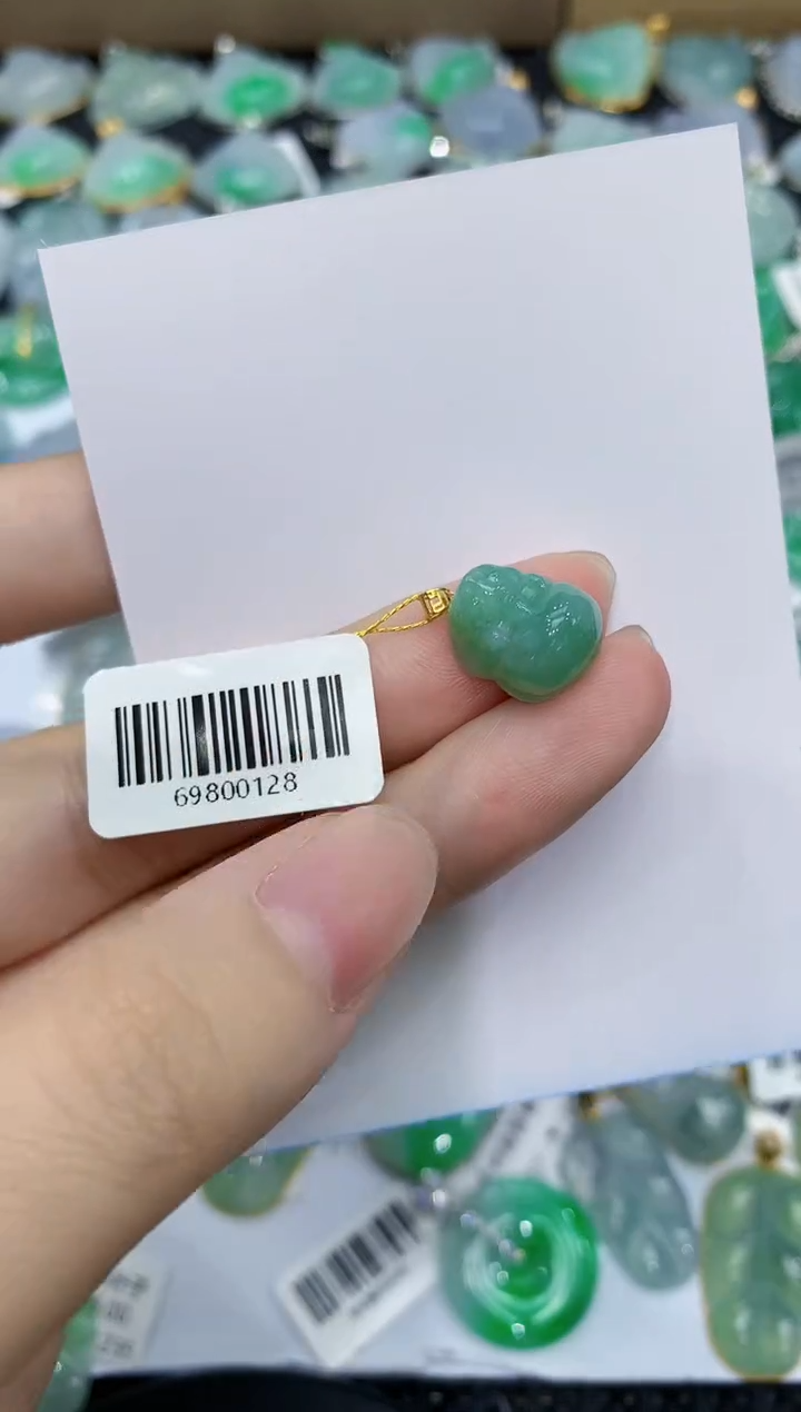 翡翠18K金镶嵌颈饰111111111