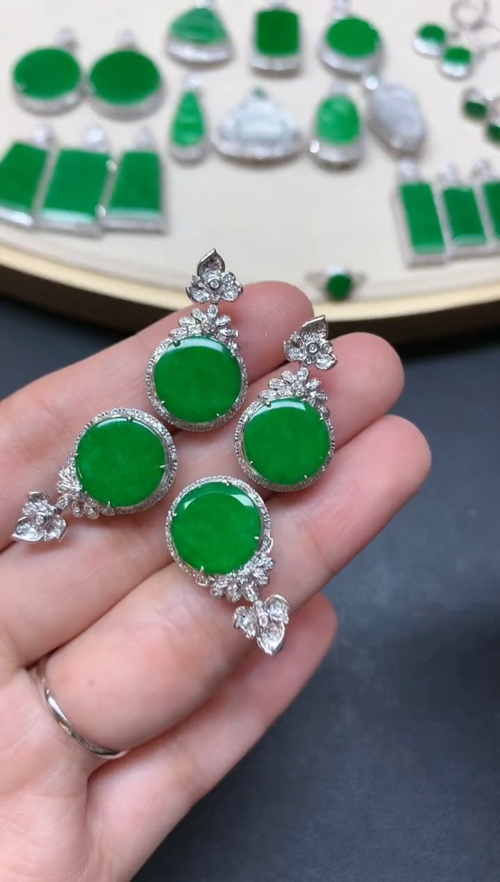 【闪购商品】翡翠吊坠(不含链)18K金镶嵌Q153|3800|多样性发其一